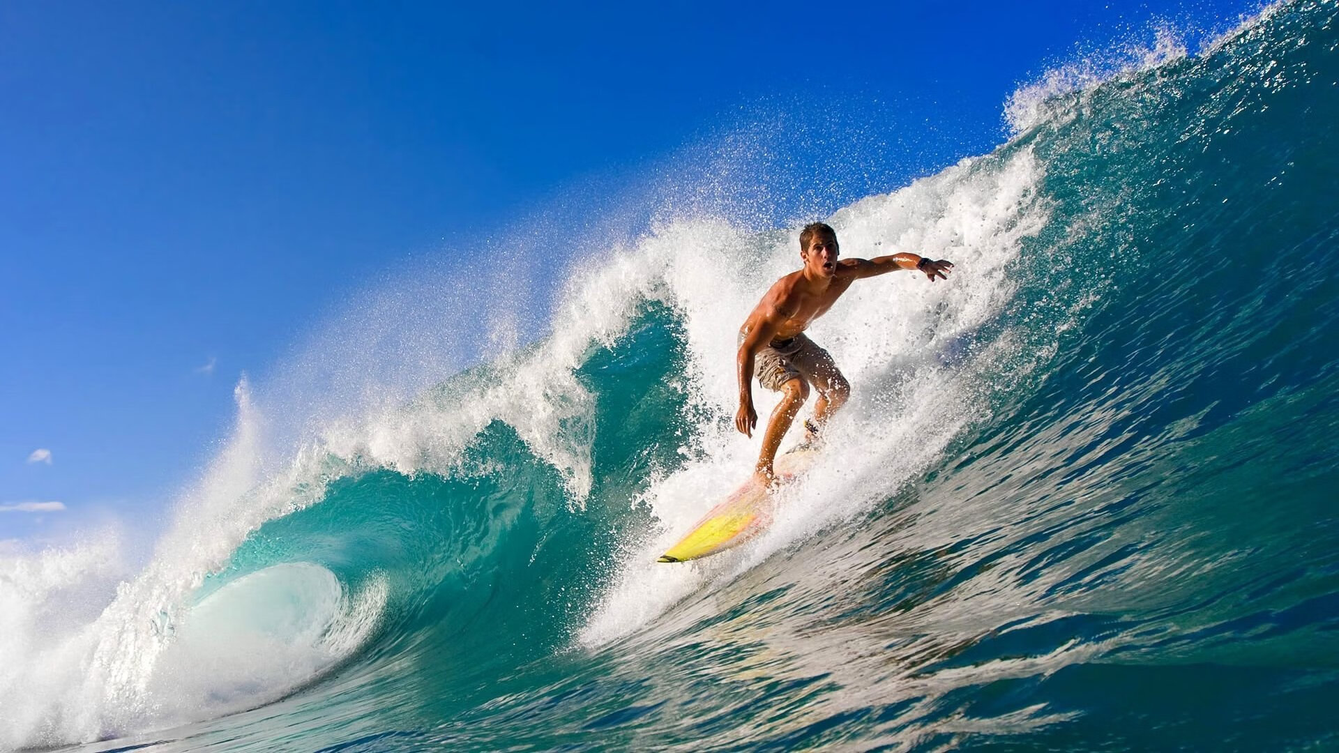 九游下载中心-_户外极限飞行表演：挑战天际边界_，飞行 极限运动
