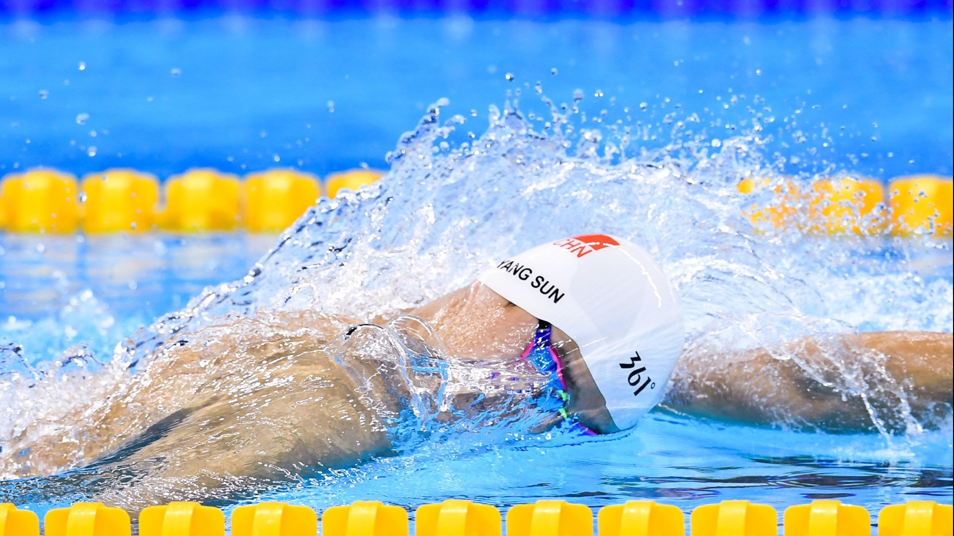 弗朗索瓦·霍尔茨豪伊泽：全能表现助力南非队迎接挑战，成就攻防双全